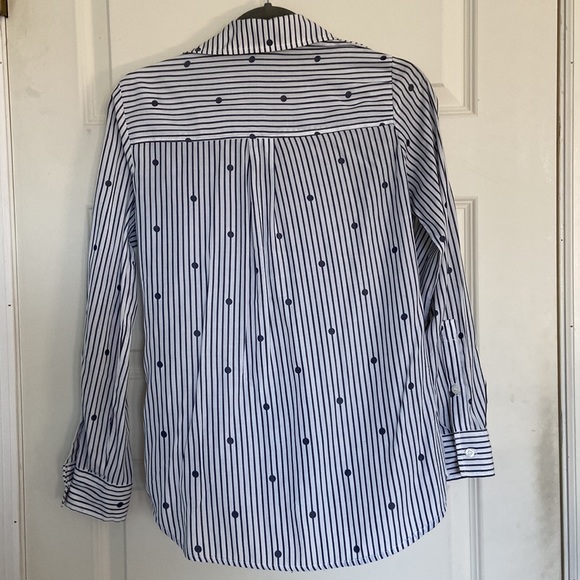 Cute button down - Picture 3 of 3